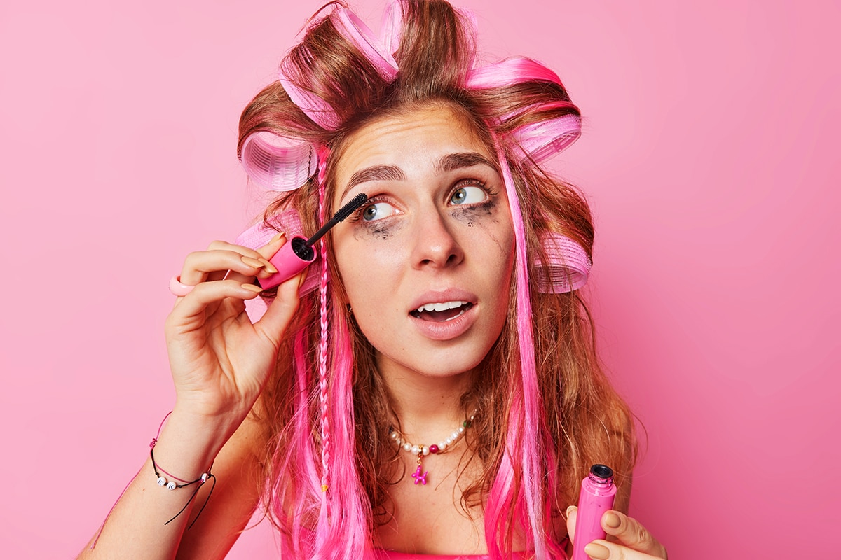 5 Reasons Why Tweezing is the Best (and Safest) Way to Shape Your Brows!