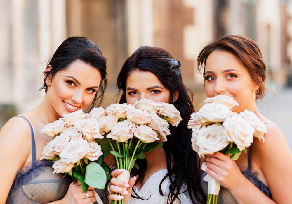 Say ‘I Do’ to Stunning Wedding Flower Arrangements That Will Take Your Breath Away!